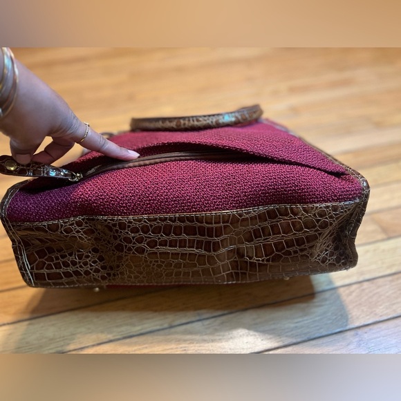 Samantha Brown Purse Overnight Tote Burgundy Woven Croc Snakeskin Print - Picture 5 of 8
